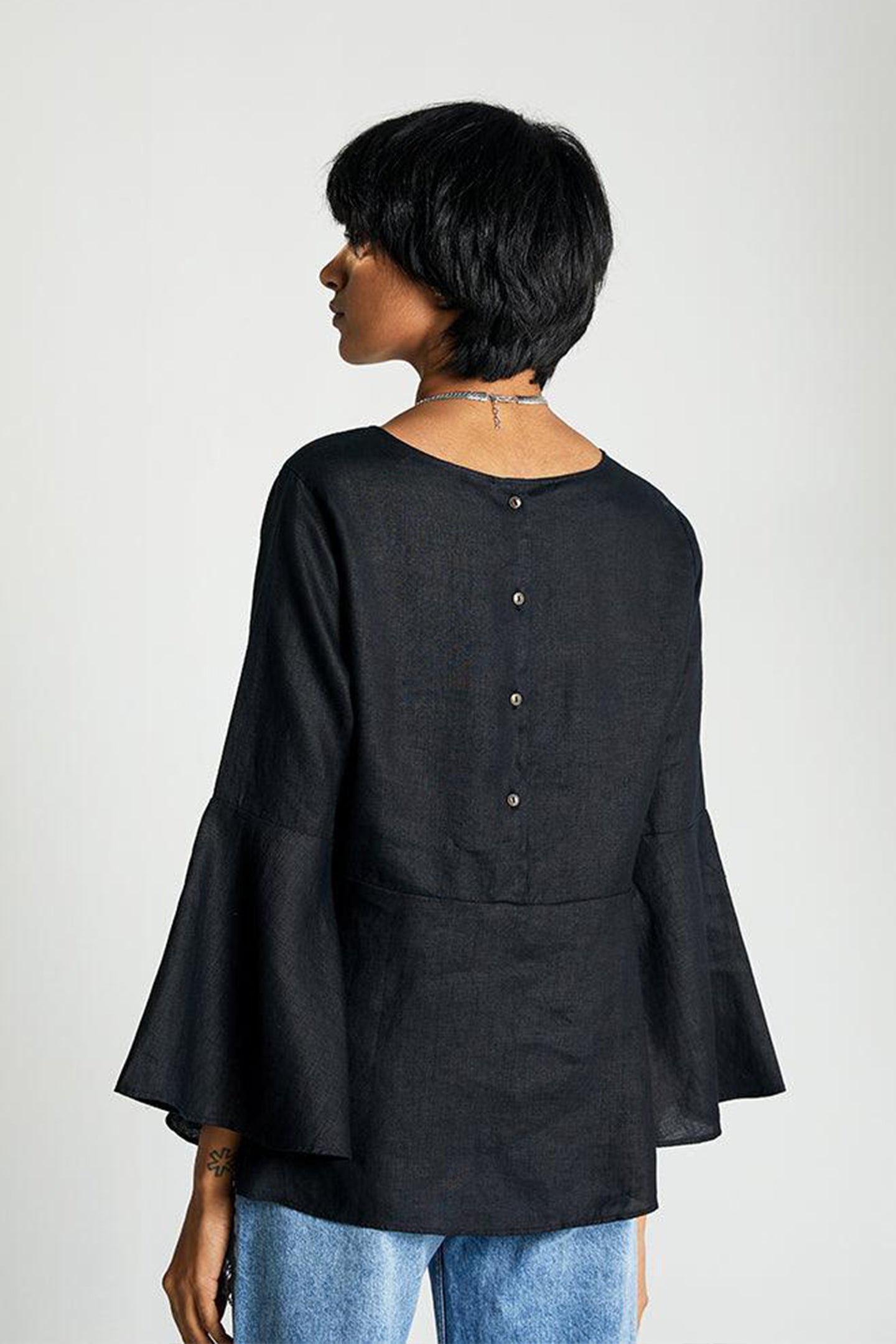 (Kopi) The Button Back Shirt